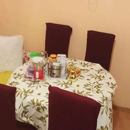 Near Centre With Garden *